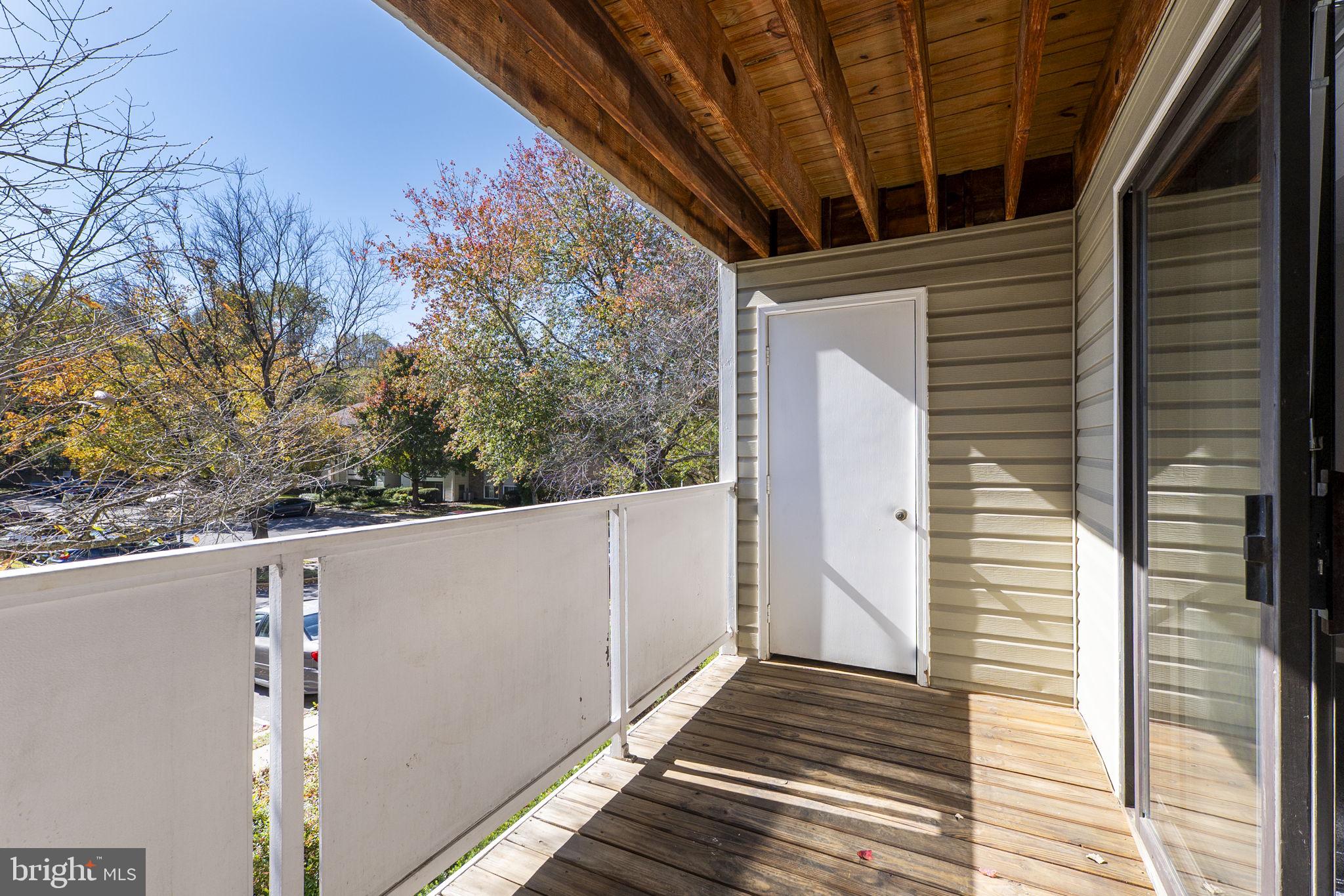 KNOLLS AT NORTH LAKE CONDOMINIUM - Residential