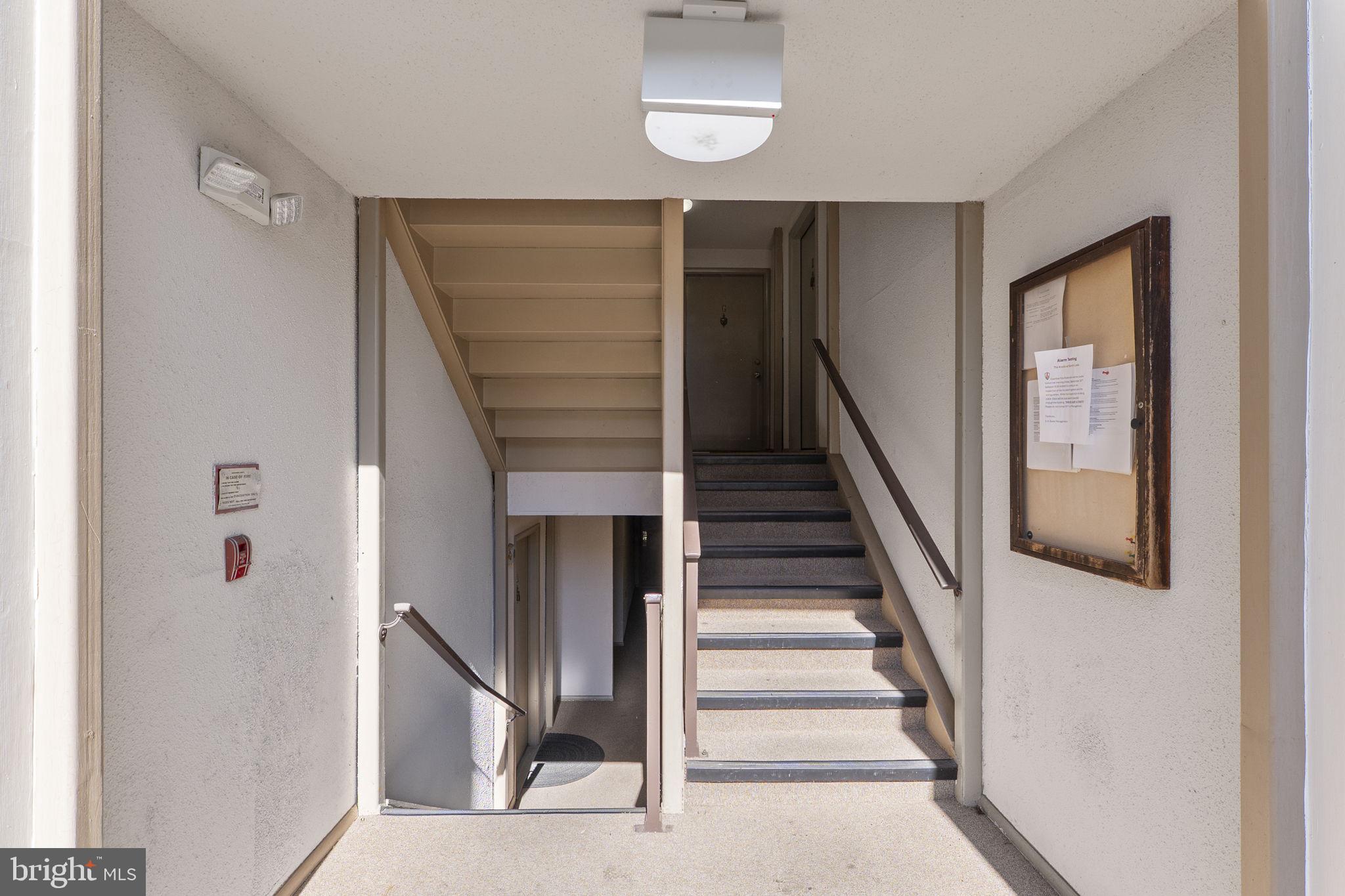 KNOLLS AT NORTH LAKE CONDOMINIUM - Residential