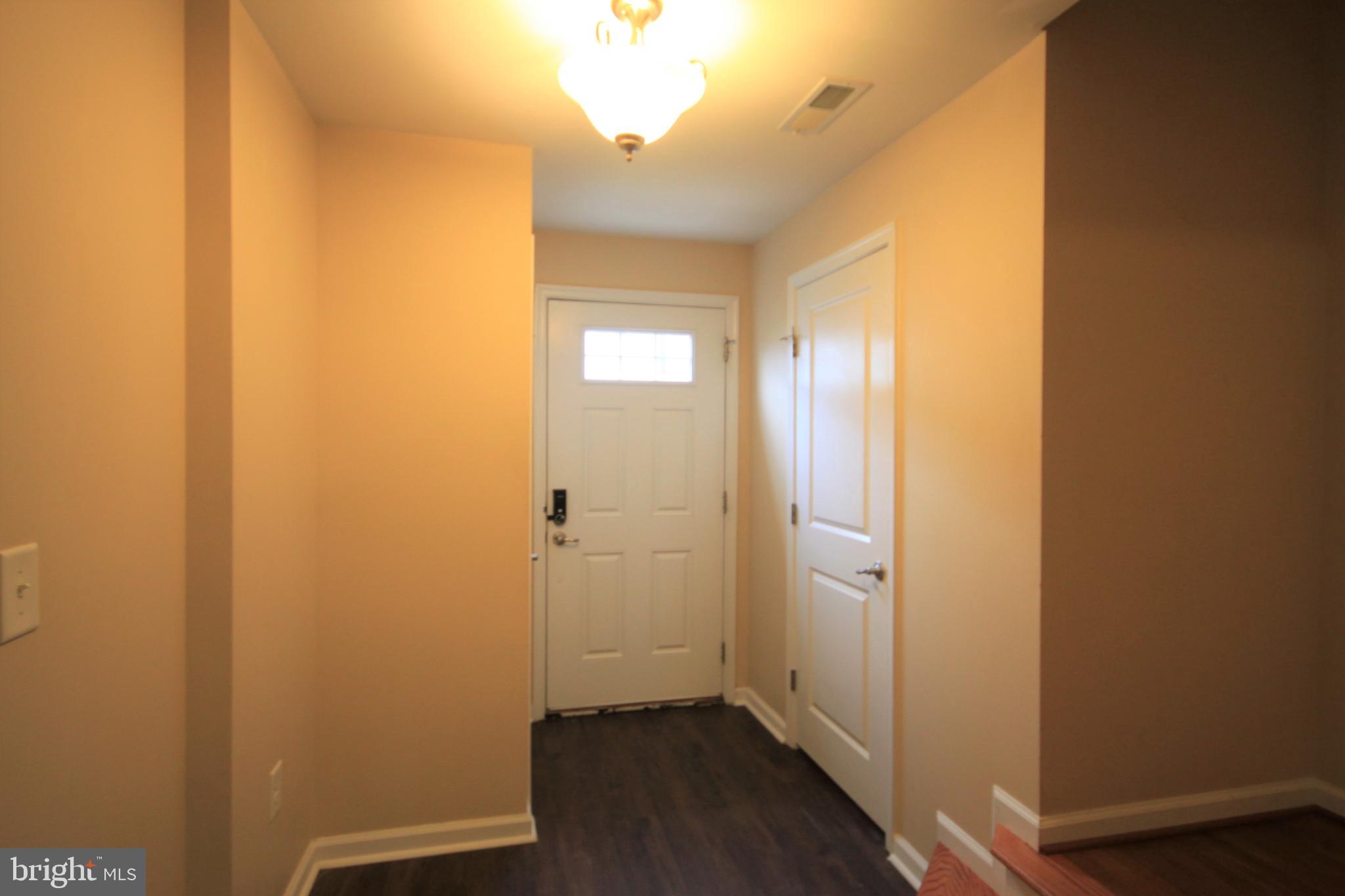 HIGHVIEW AT MONTGOME - Residential Lease