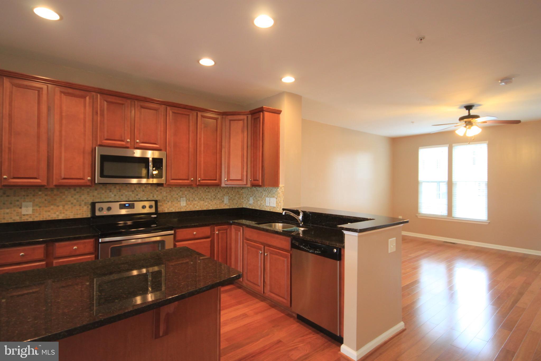 HIGHVIEW AT MONTGOME - Residential Lease