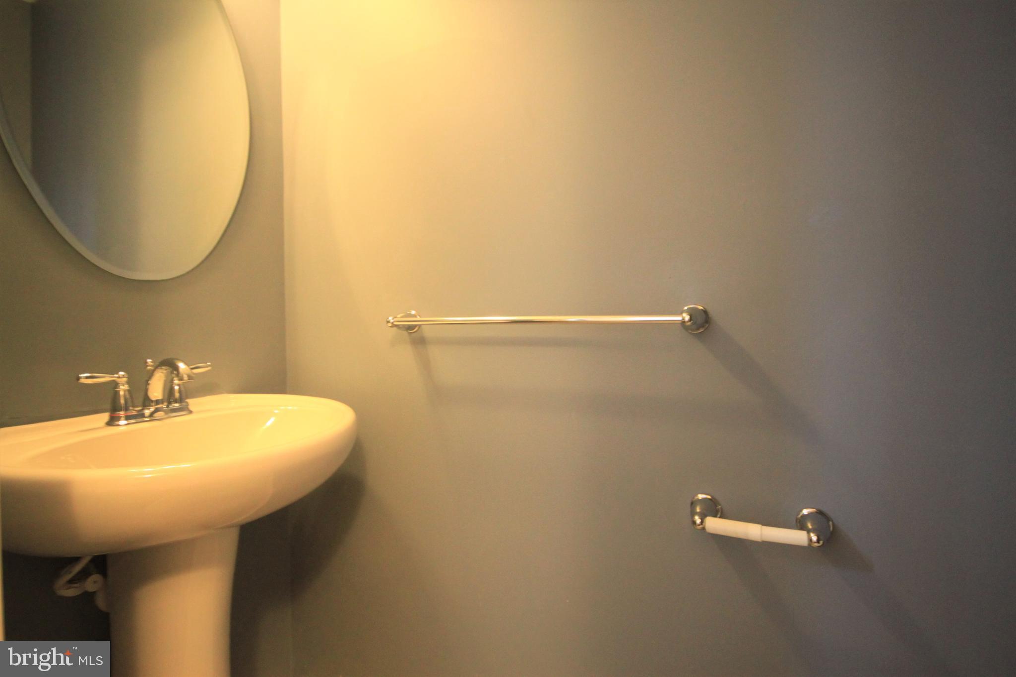 HIGHVIEW AT MONTGOME - Residential Lease