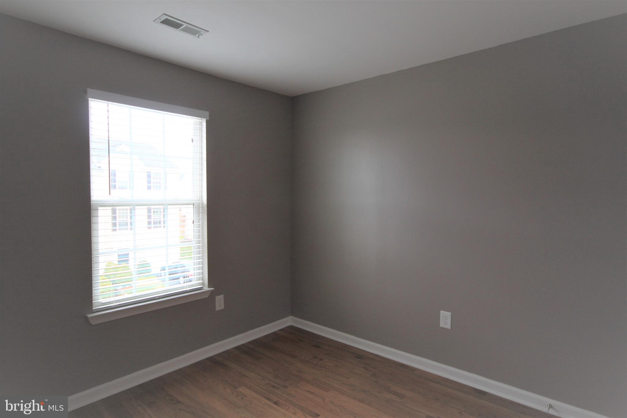 HIGHVIEW AT MONTGOME - Residential Lease