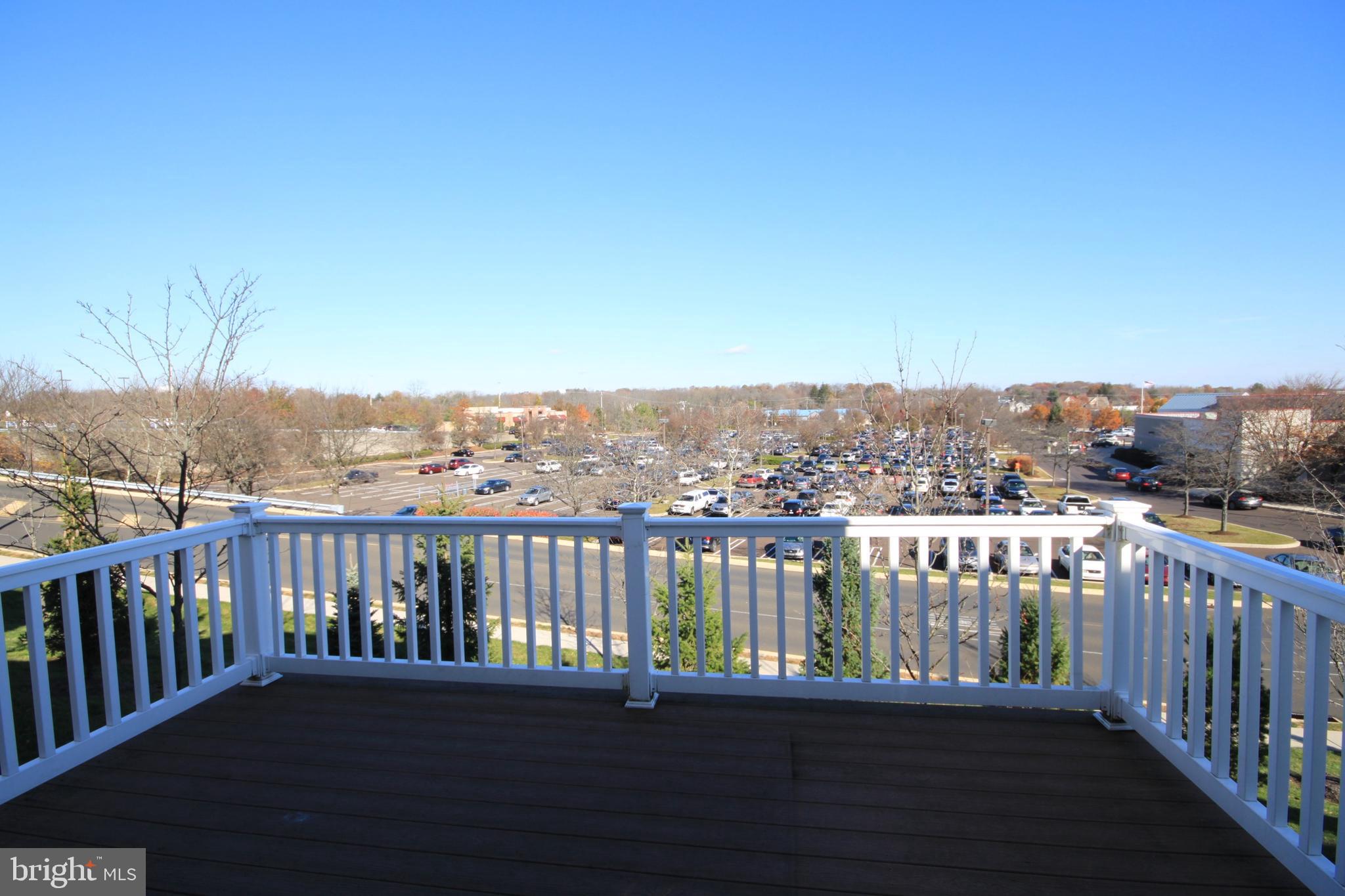 HIGHVIEW AT MONTGOME - Residential Lease