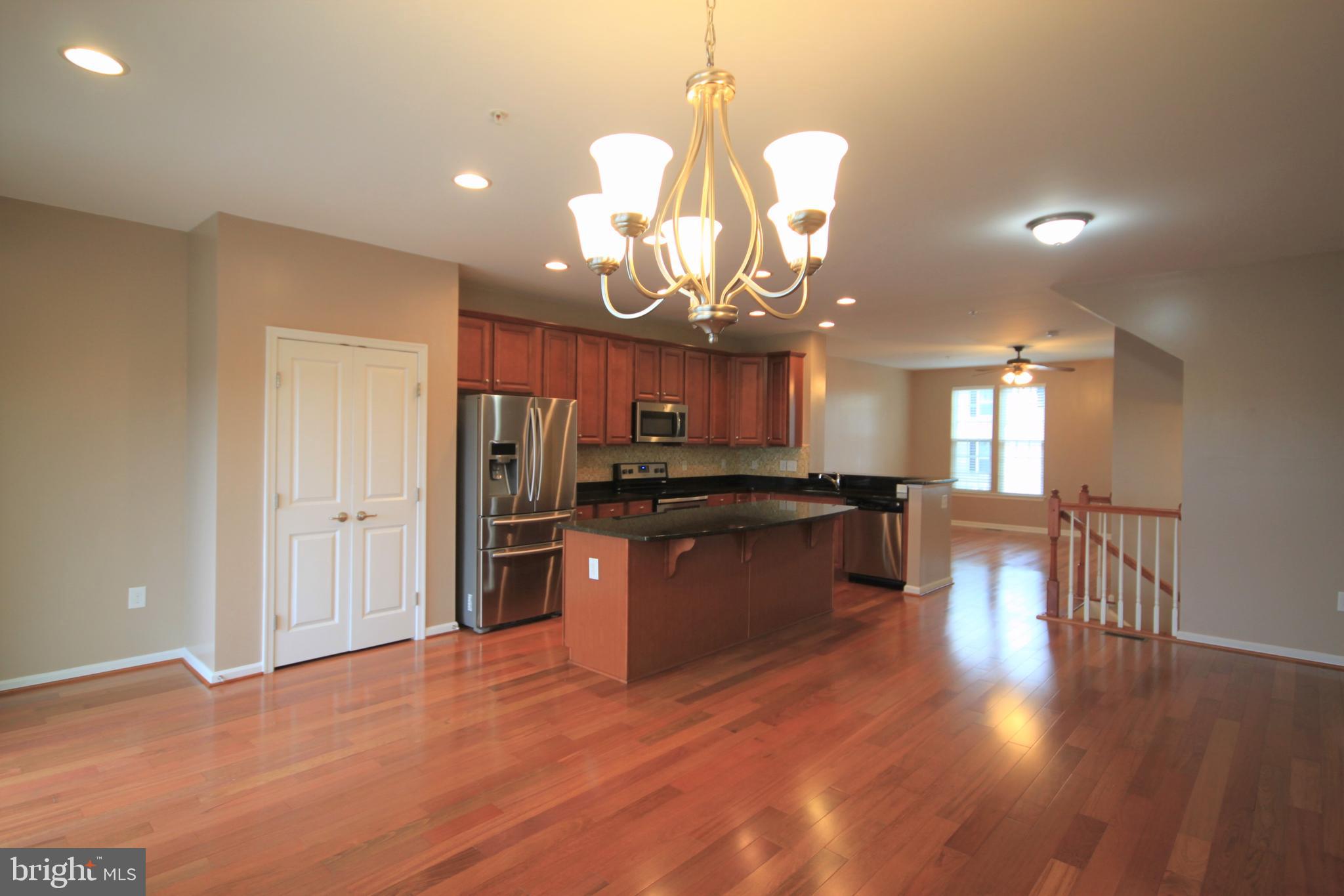 HIGHVIEW AT MONTGOME - Residential Lease