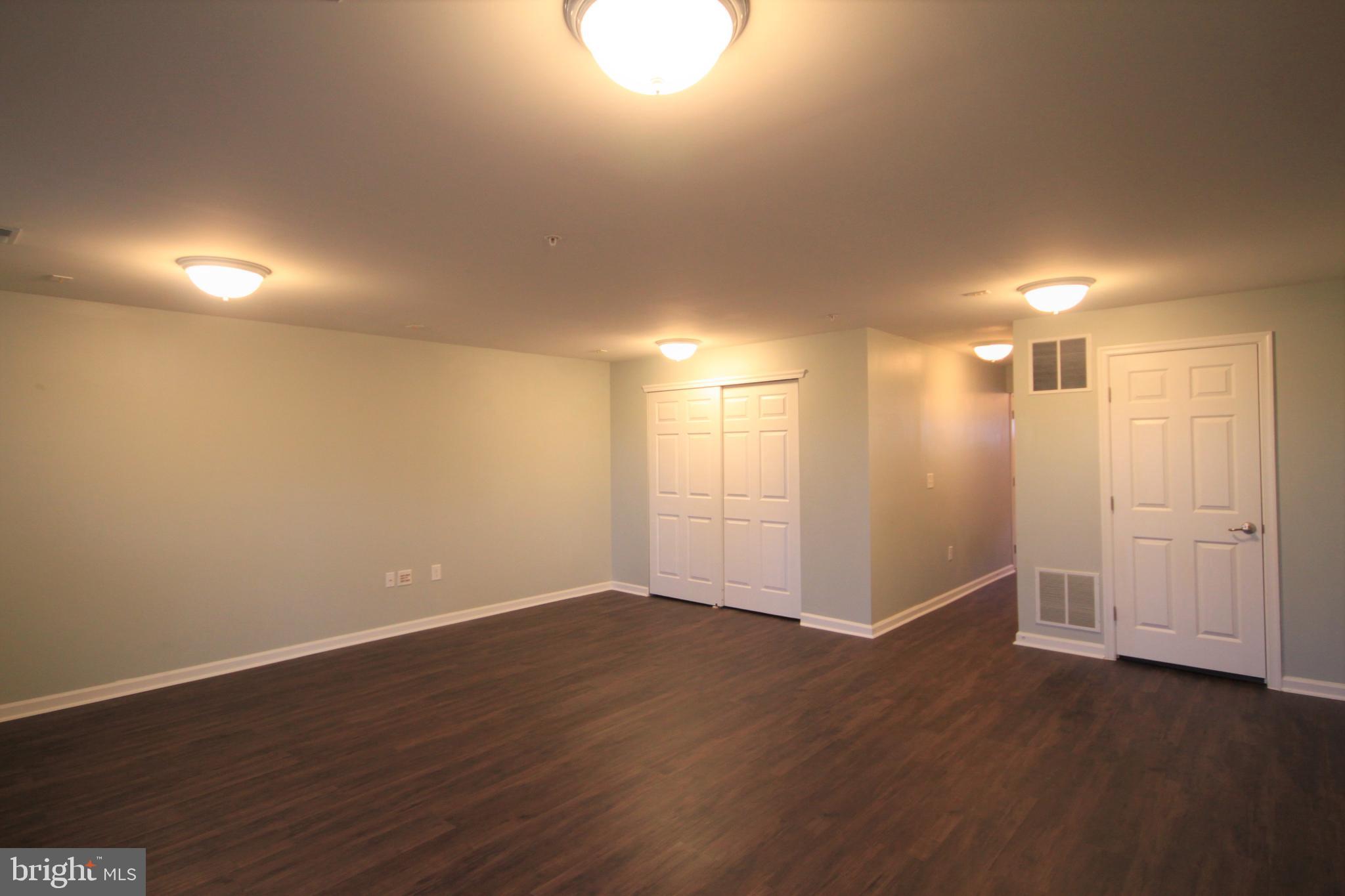 HIGHVIEW AT MONTGOME - Residential Lease