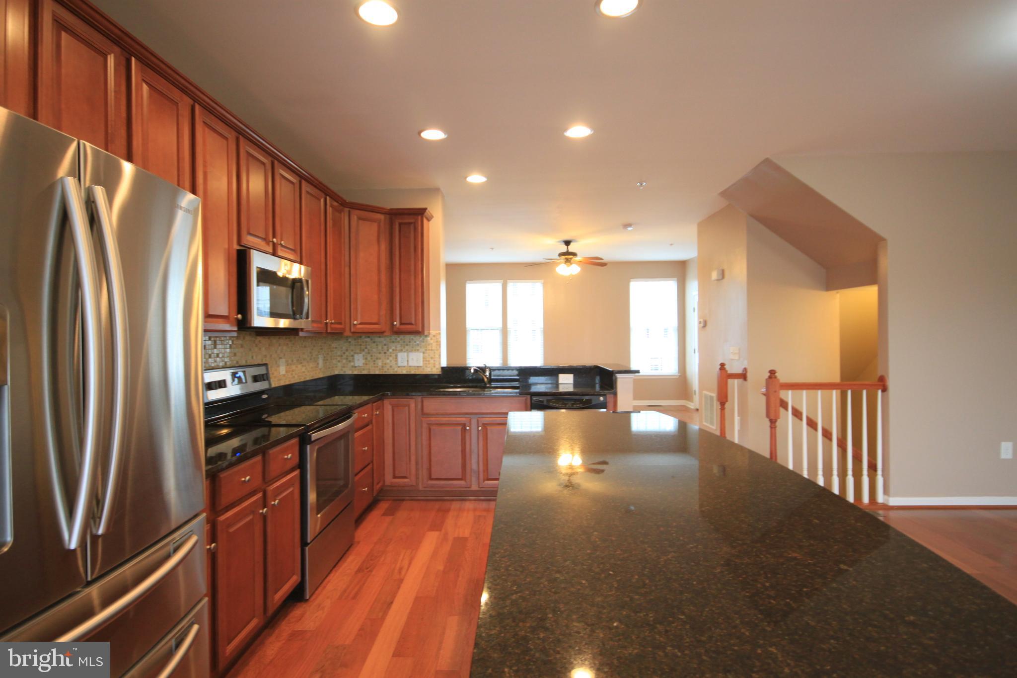 HIGHVIEW AT MONTGOME - Residential Lease