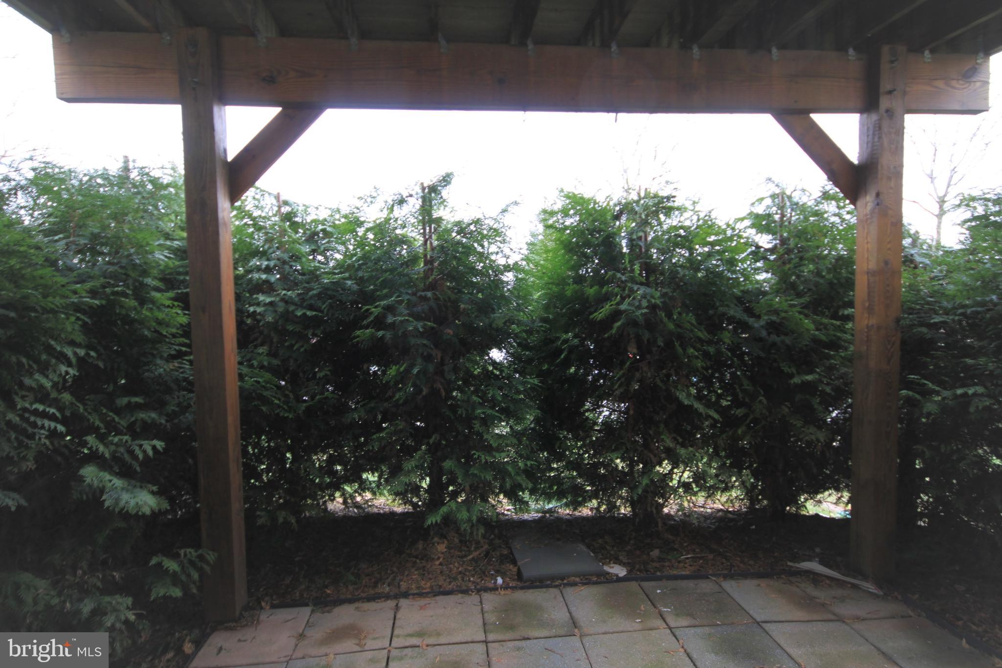 HIGHVIEW AT MONTGOME - Residential Lease