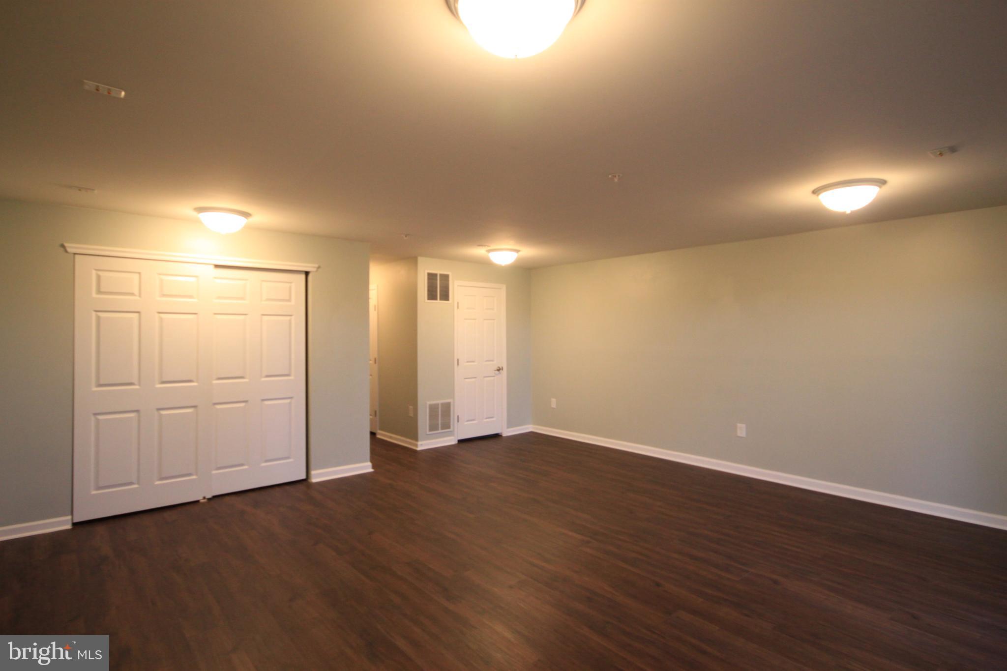 HIGHVIEW AT MONTGOME - Residential Lease