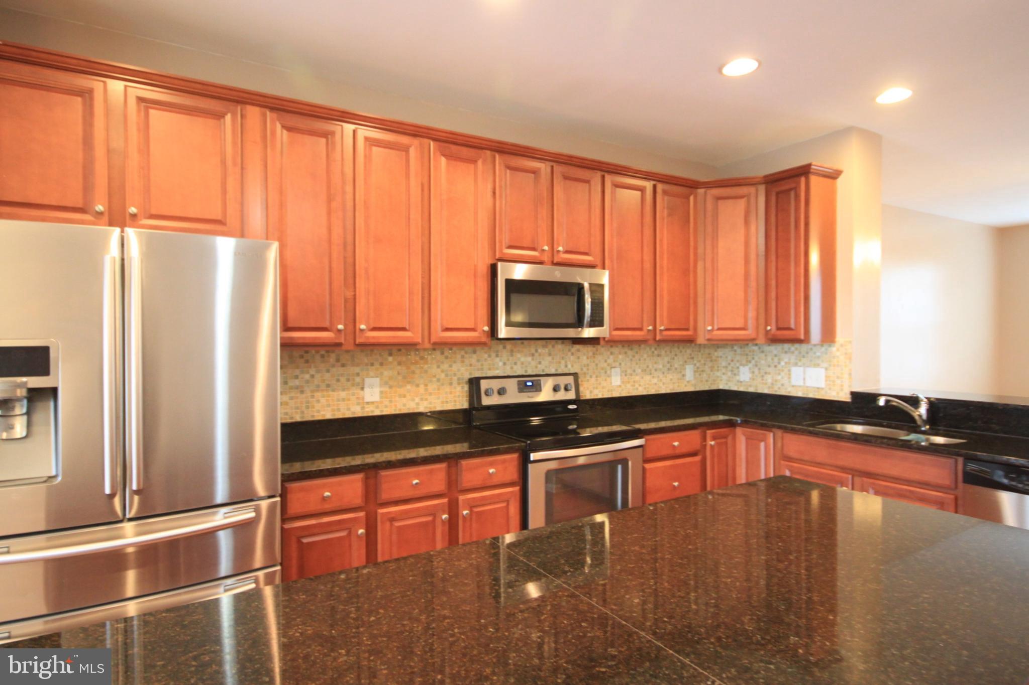 HIGHVIEW AT MONTGOME - Residential Lease