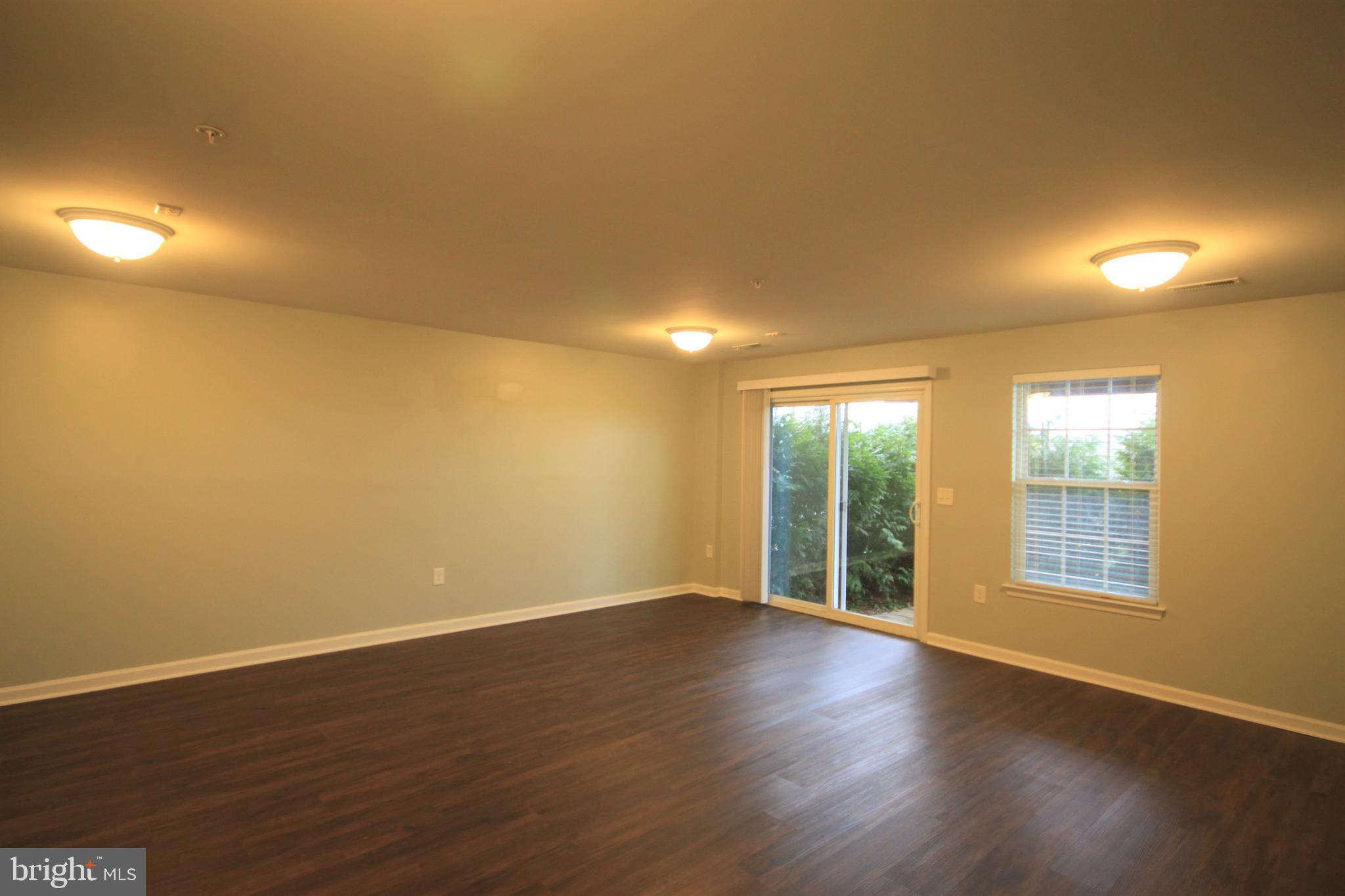 HIGHVIEW AT MONTGOME - Residential Lease