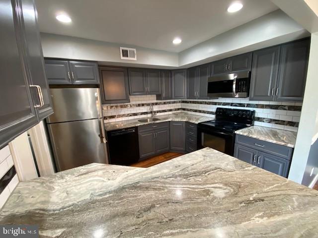 CEDAR GROVE ESTS - Residential
