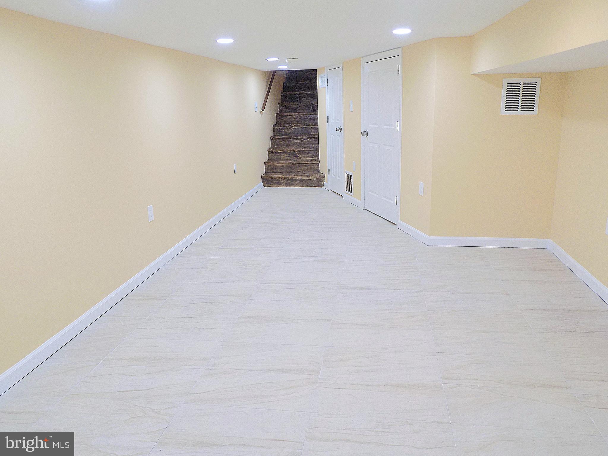 JOHNSTON SQUARE - Residential