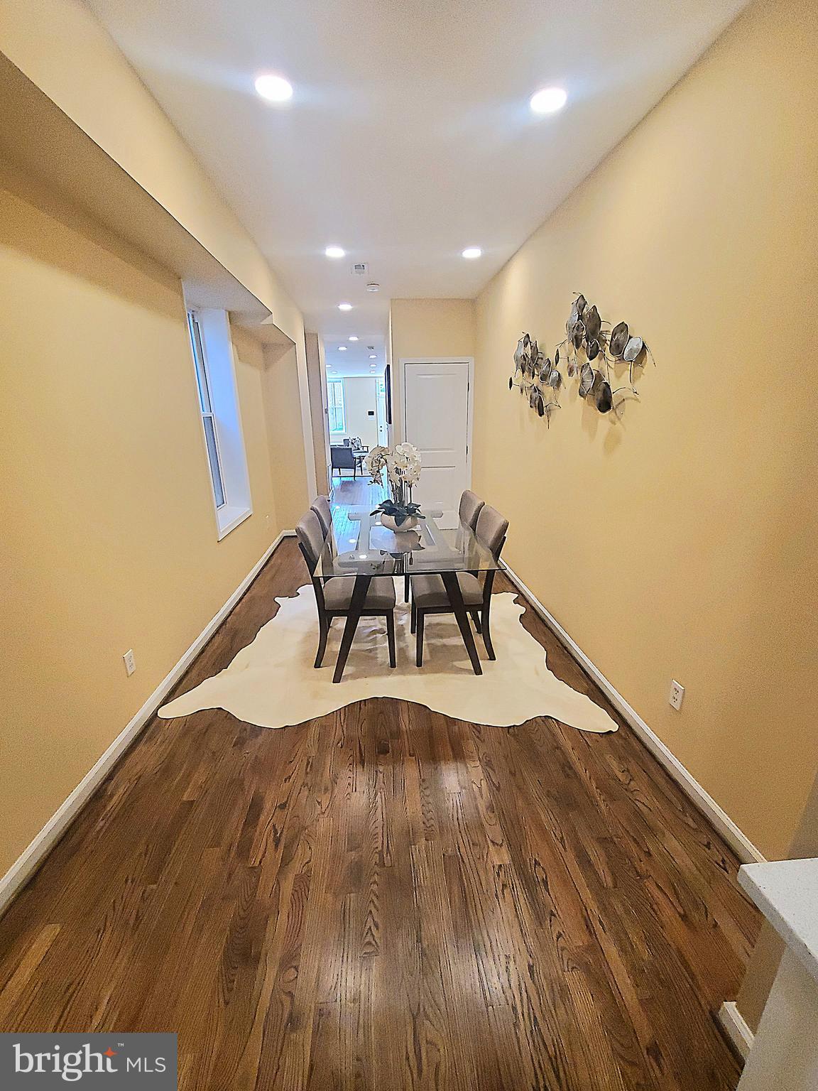 JOHNSTON SQUARE - Residential