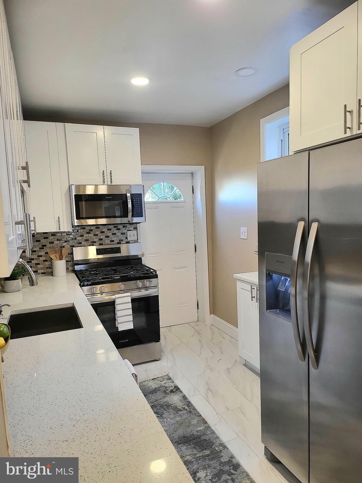 JOHNSTON SQUARE - Residential