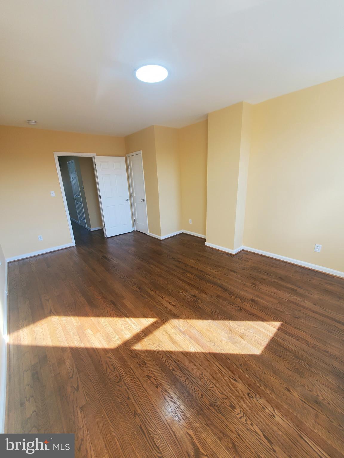 JOHNSTON SQUARE - Residential