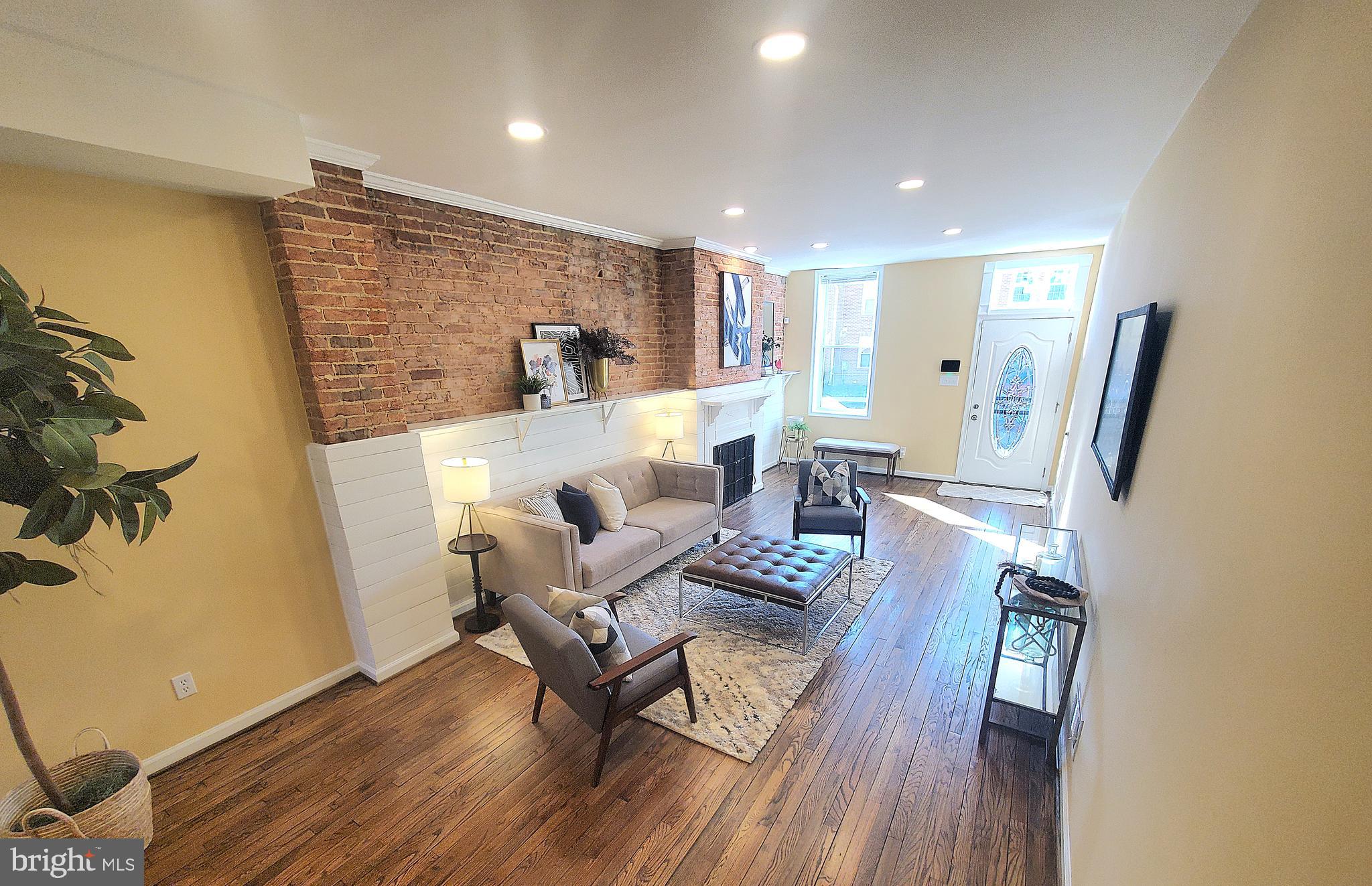 JOHNSTON SQUARE - Residential