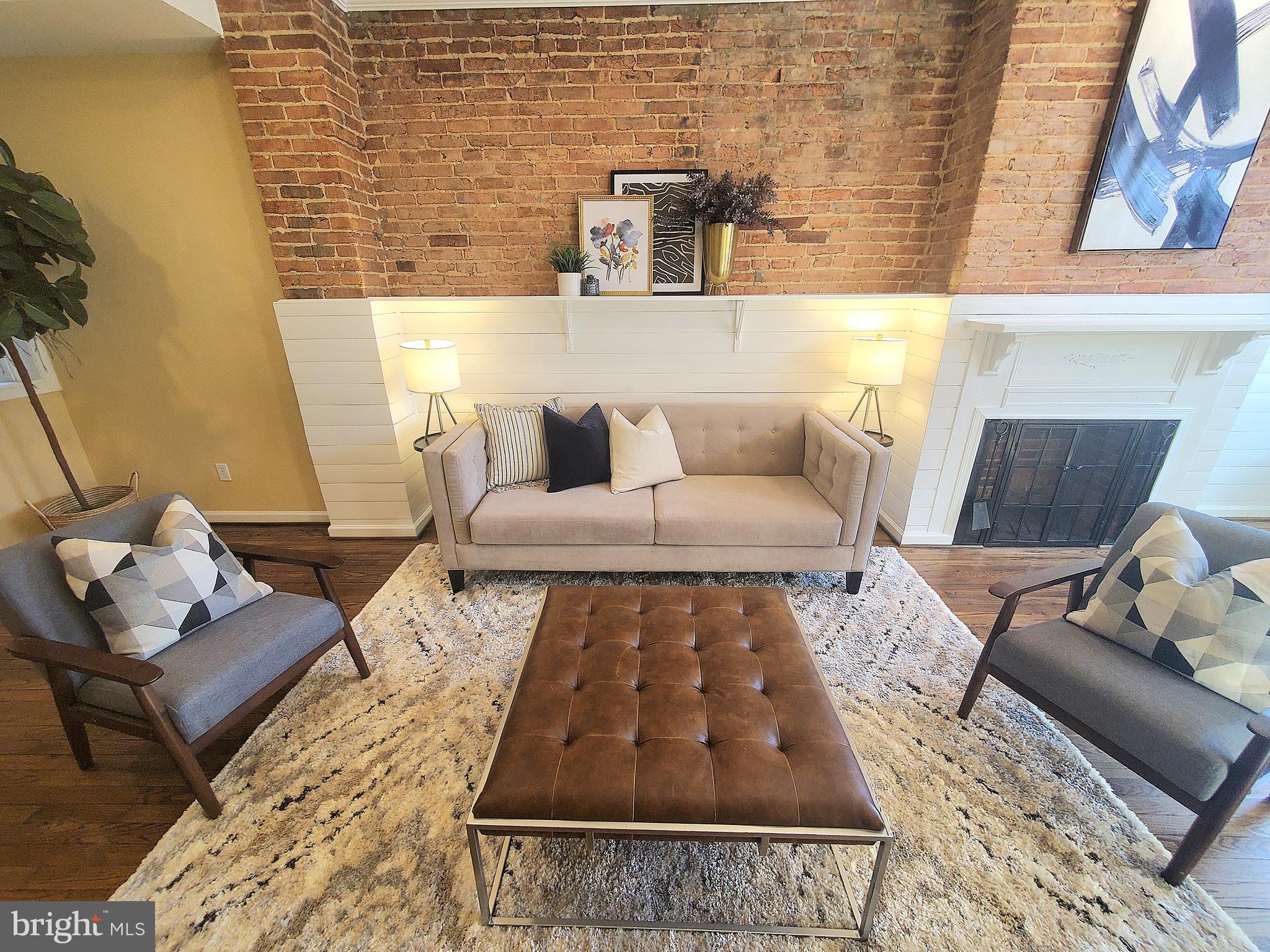 JOHNSTON SQUARE - Residential