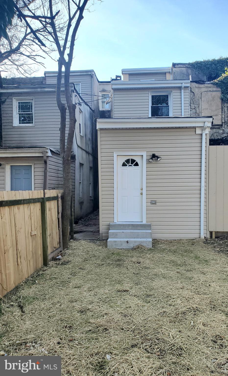 JOHNSTON SQUARE - Residential