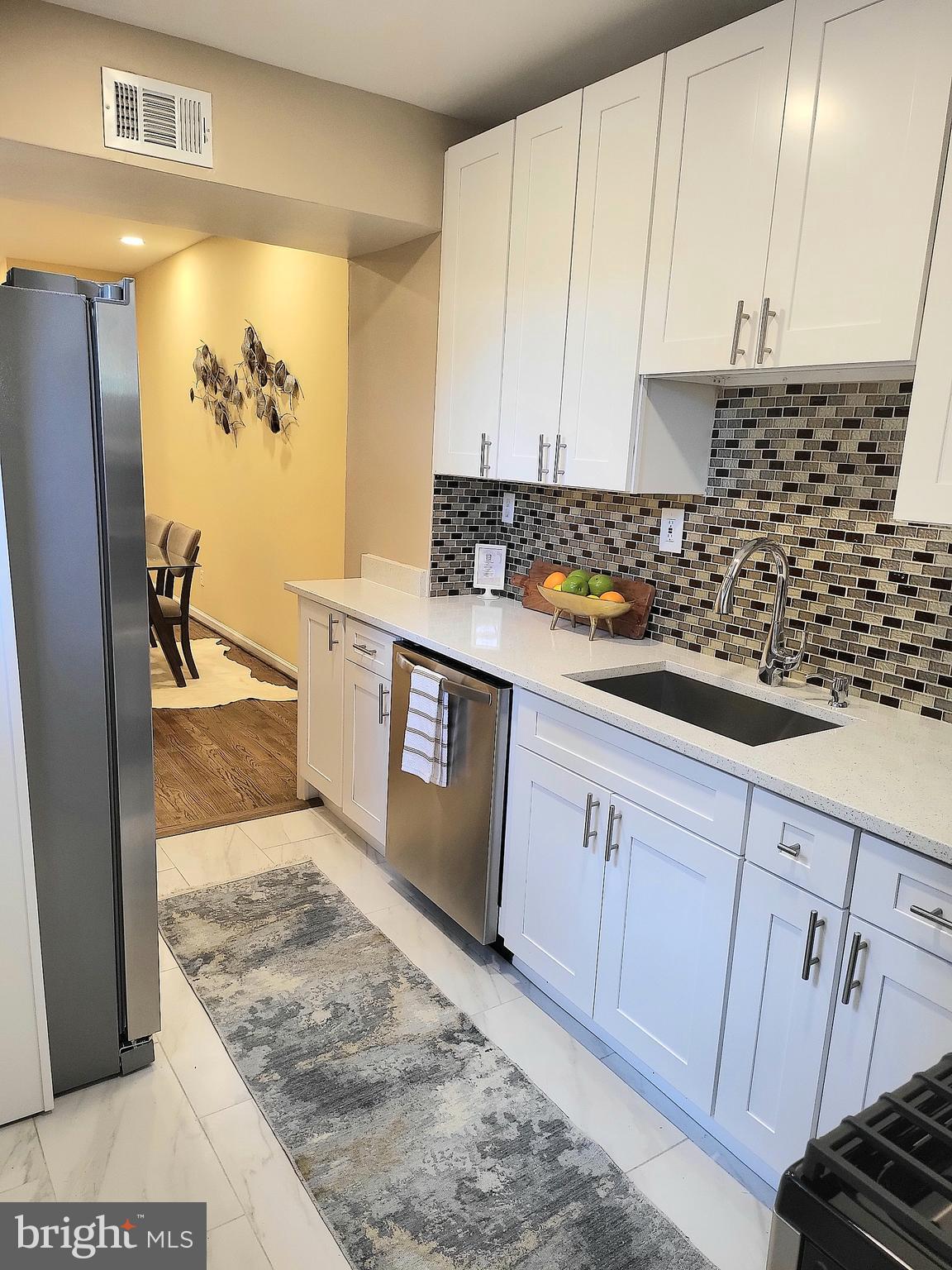 JOHNSTON SQUARE - Residential