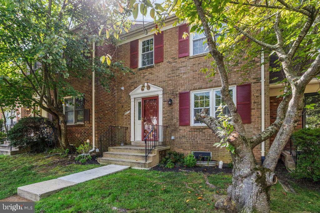 9013 GOLDEN LEAF COURT