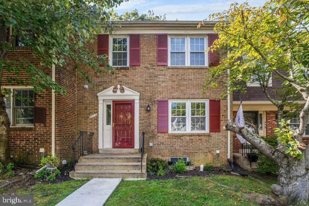 9013 Golden Leaf Court