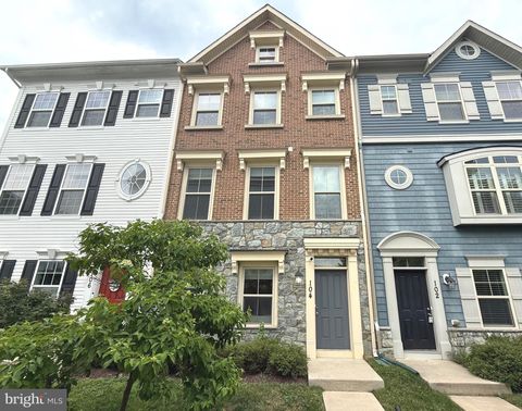 Townhouse For Rent - 104 Vanguard Lane<br/> ANNAPOLIS, MD 21401