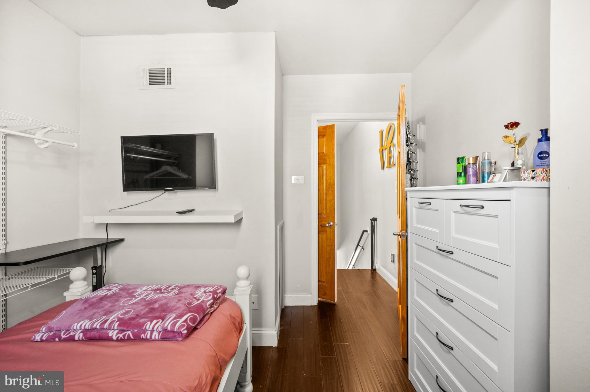 WEST KENSINGTON - Residential