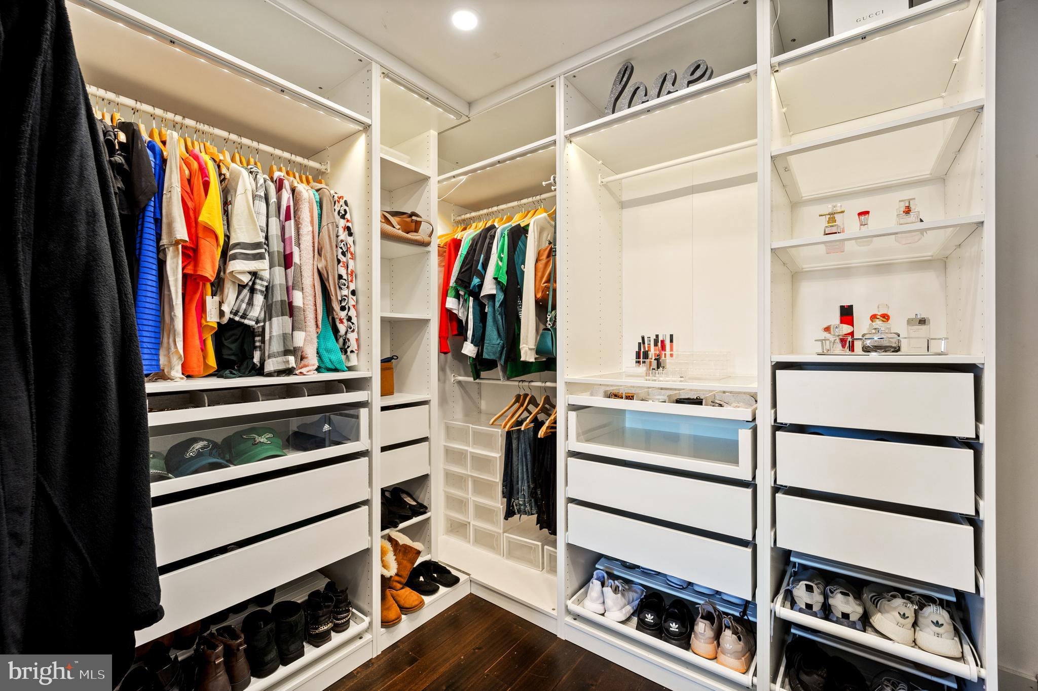 WEST KENSINGTON - Residential