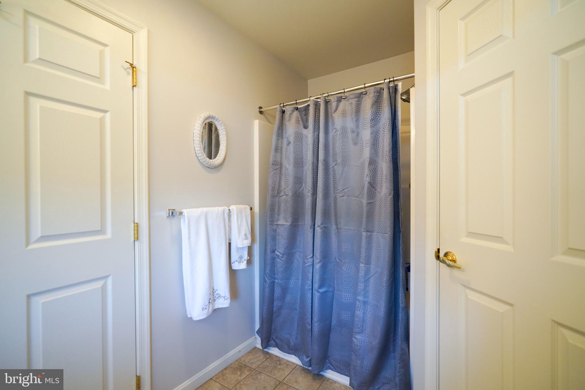 WOODS COVE - Residential