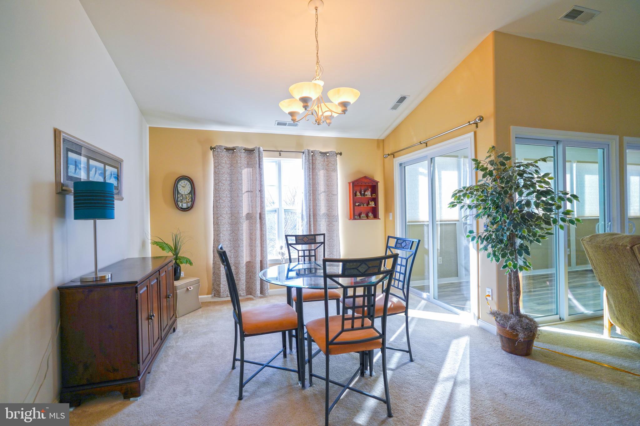 WOODS COVE - Residential