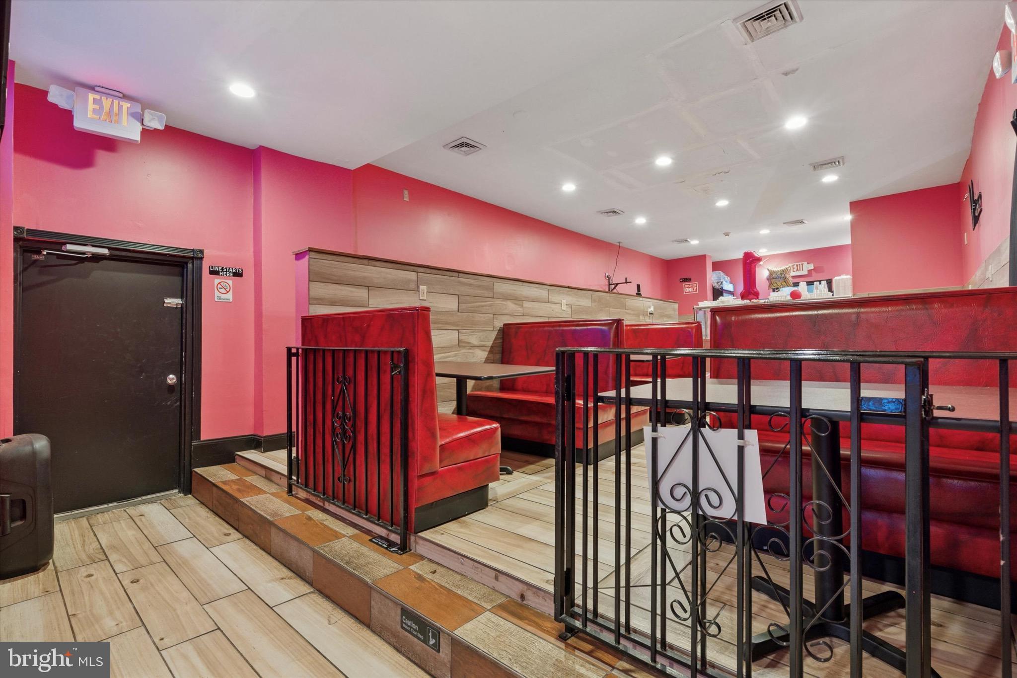 1934 W SUSQUEHANNA AVENUE