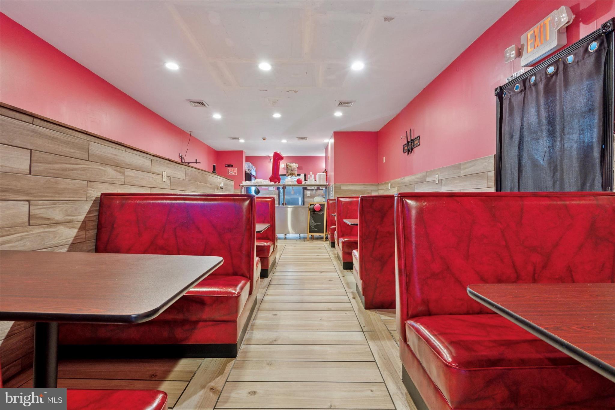 1934 W SUSQUEHANNA AVENUE