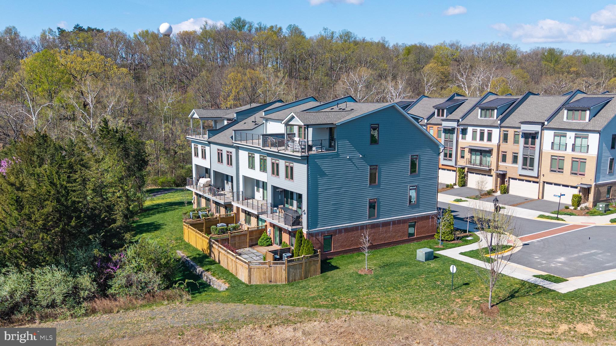 1800 BLUE MARBLE TERRACE SE