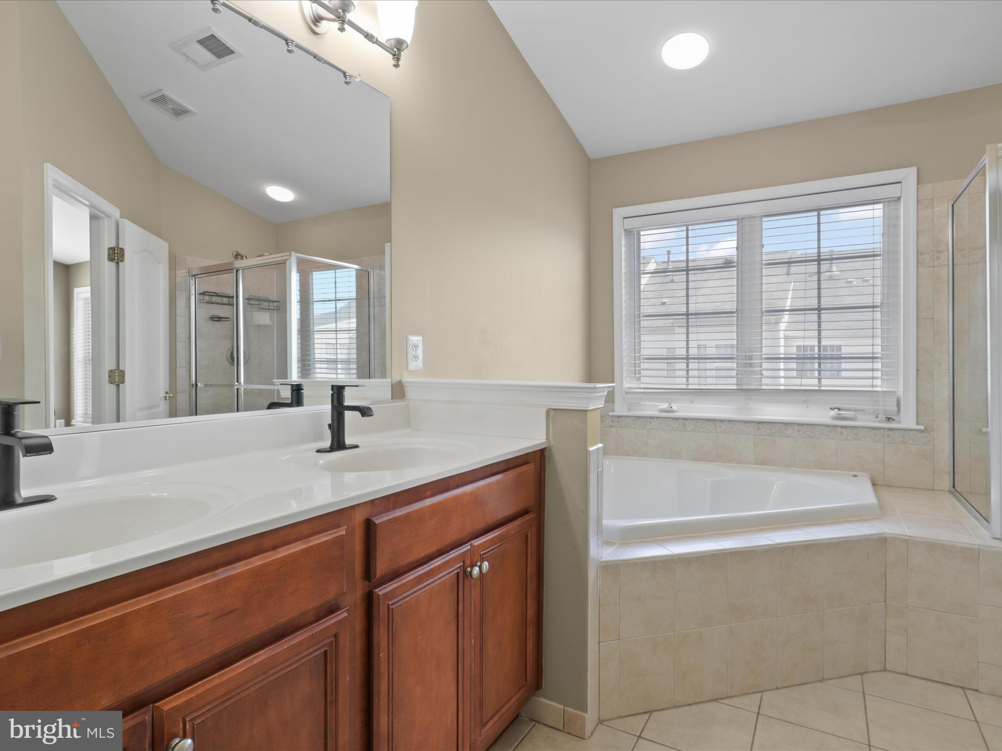 BROADLANDS - Residential Lease