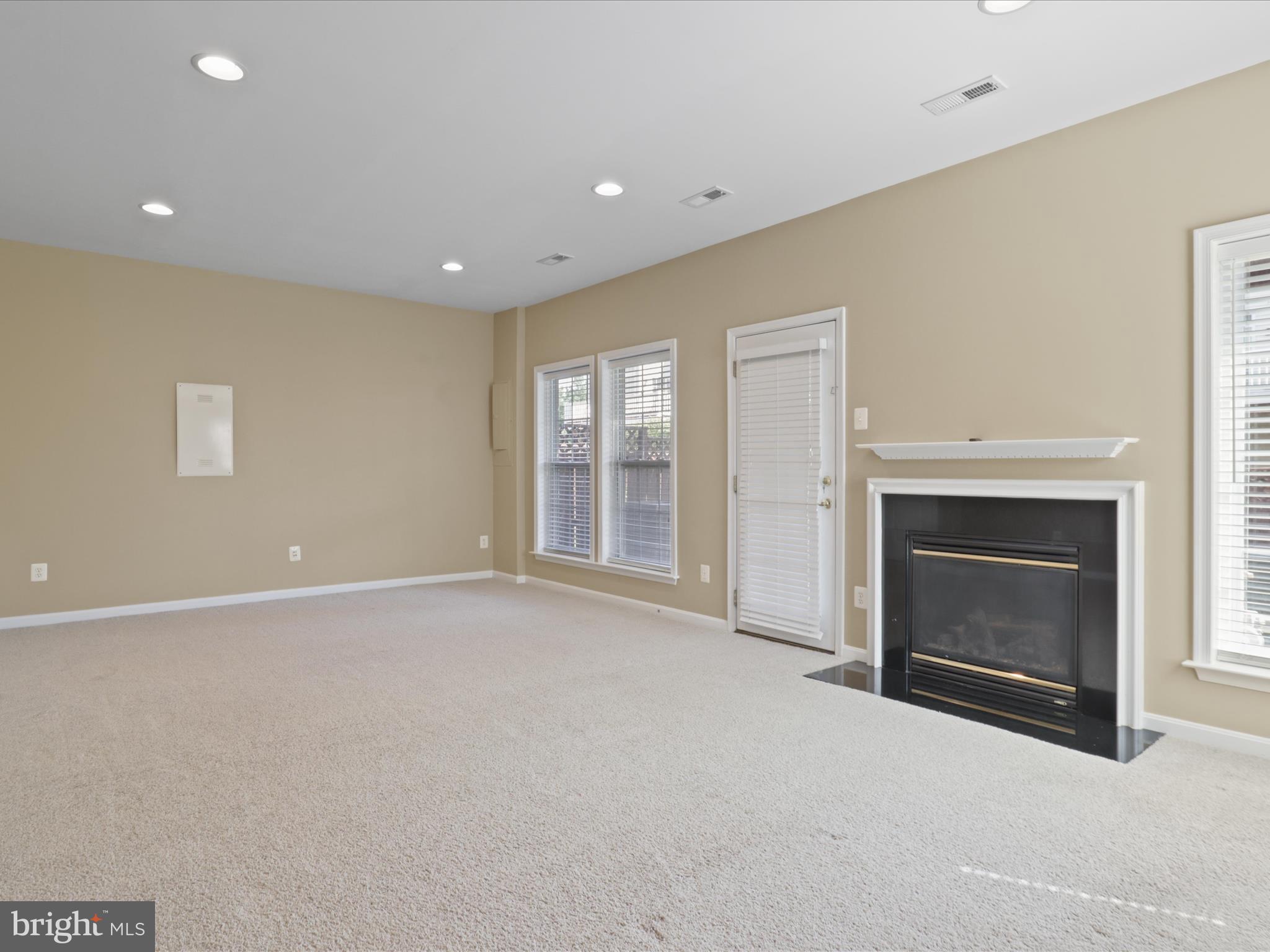 BROADLANDS - Residential Lease