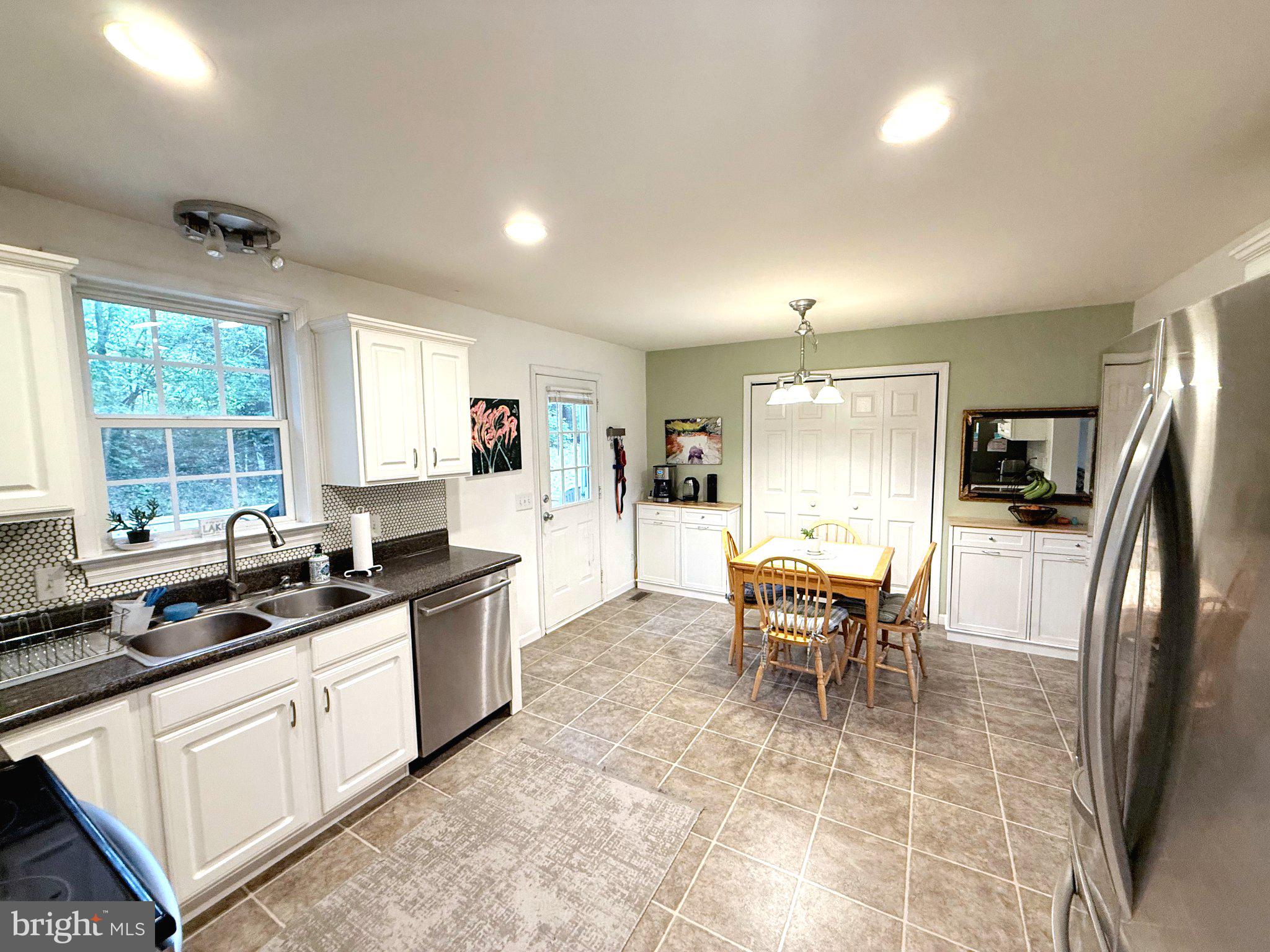 371 LAKE CAROLINE DRIVE