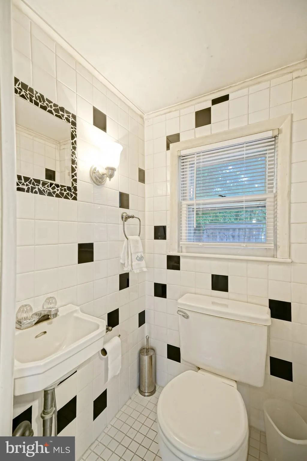 Lewes, Delaware 19958, United States, 4 Bedrooms Bedrooms, ,4 BathroomsBathrooms,Residential,Active,208748