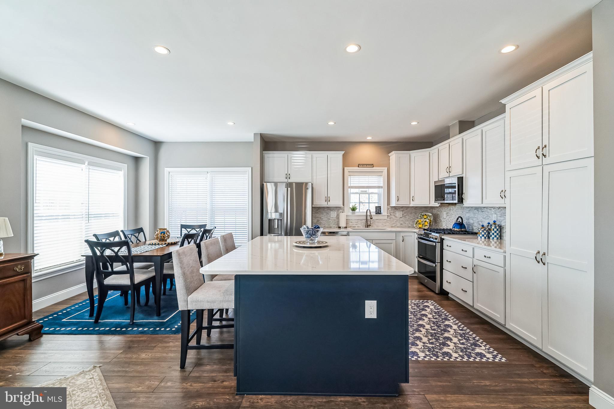 425 AZALEA DRIVE