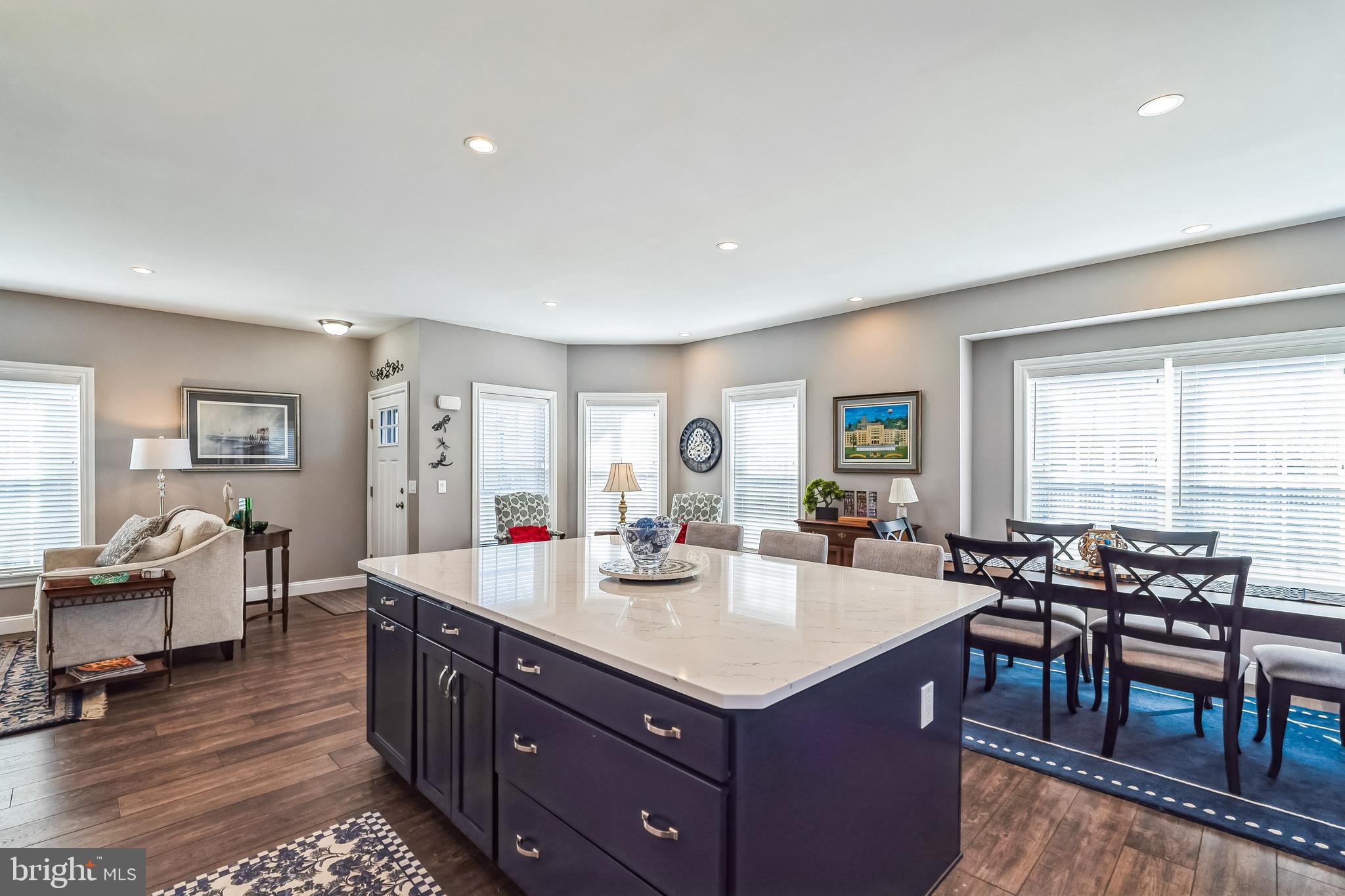 425 AZALEA DRIVE