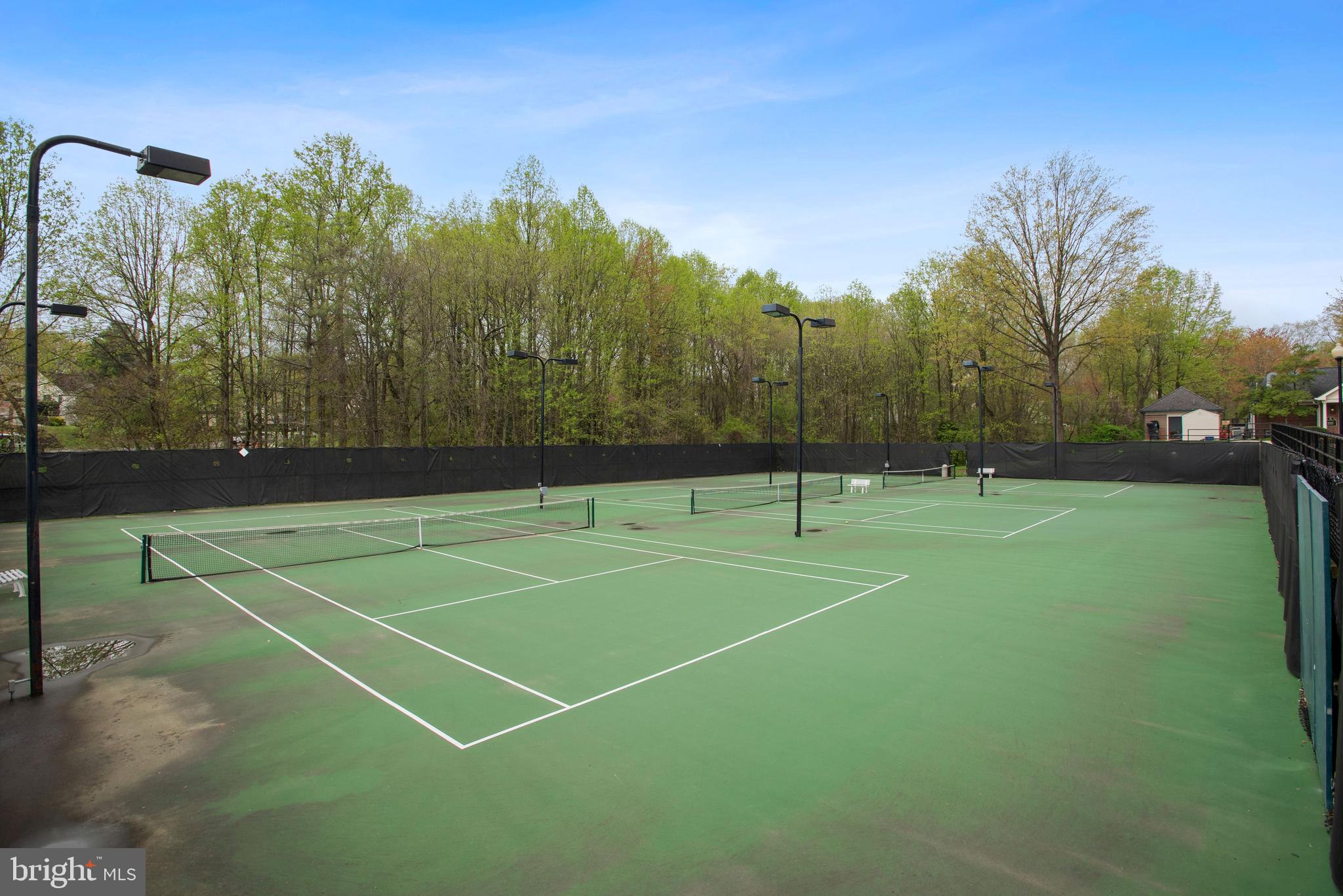 PENDERBROOK SQUARE CONDOMINIUMS - Residential