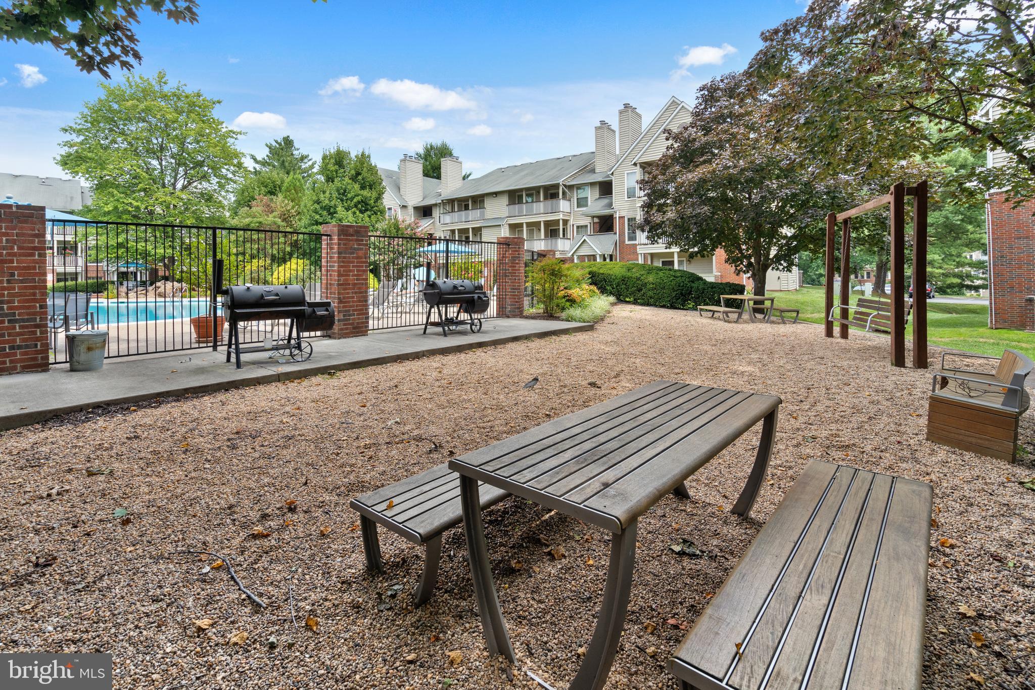 PENDERBROOK SQUARE CONDOMINIUMS - Residential