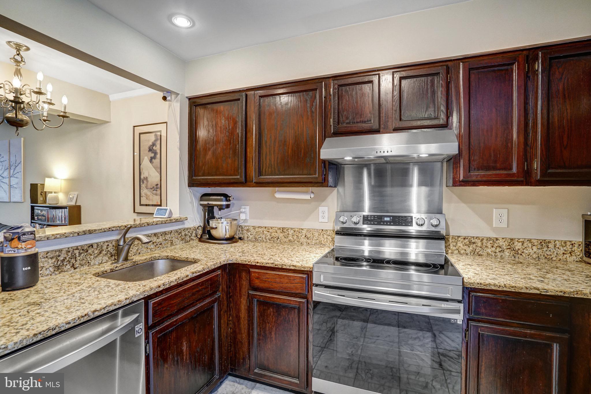 ST ANDREWS SQUARE - Residential