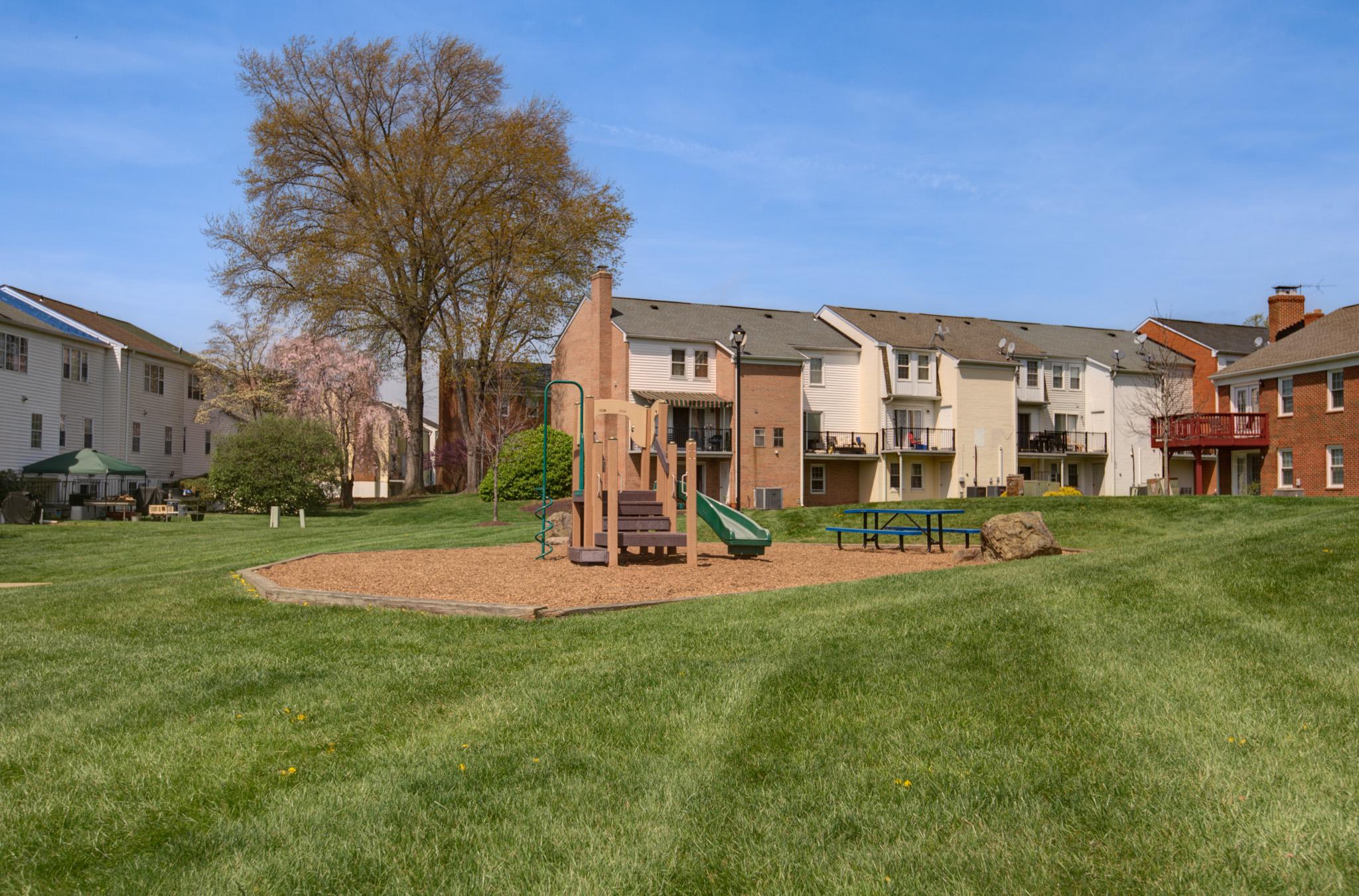 LEEDS SQUARE - Residential