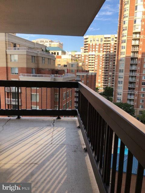 TOWER VILLAS - Residential Lease