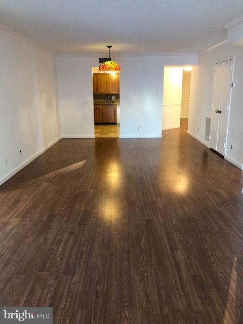 TOWER VILLAS - Residential Lease