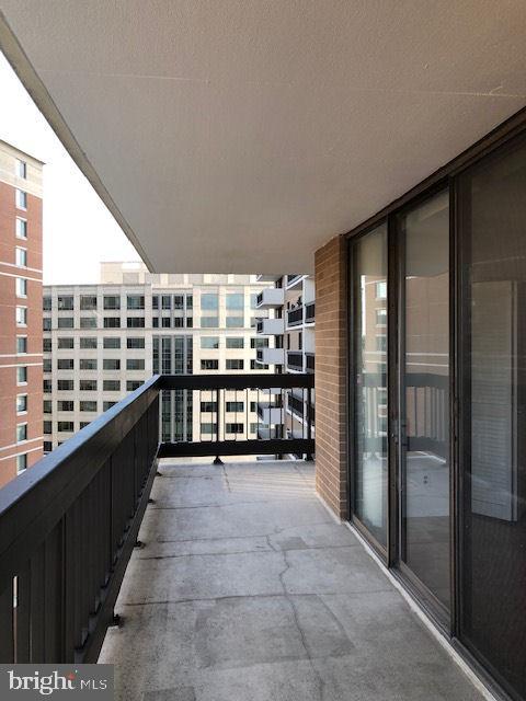 TOWER VILLAS - Residential Lease