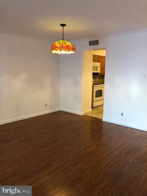 TOWER VILLAS - Residential Lease