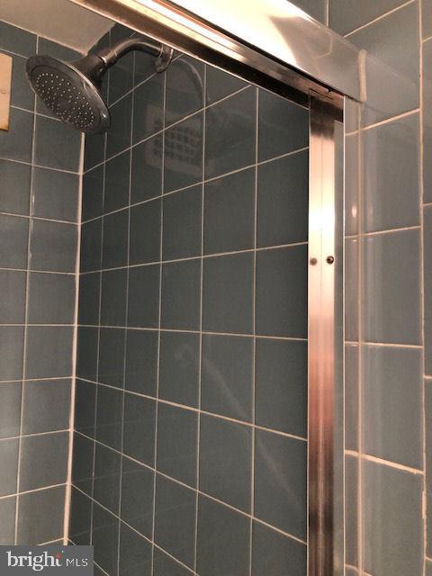 TOWER VILLAS - Residential Lease