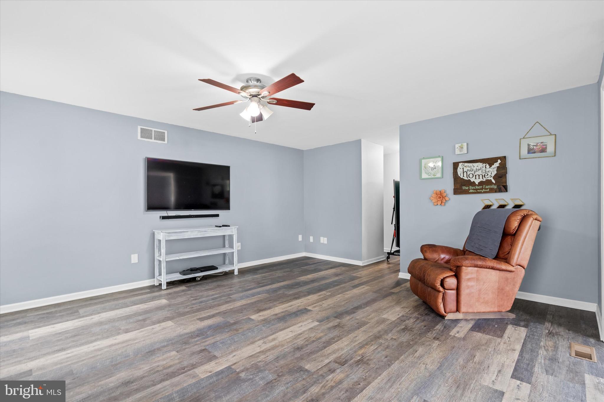 CHIPPENDALE - Residential