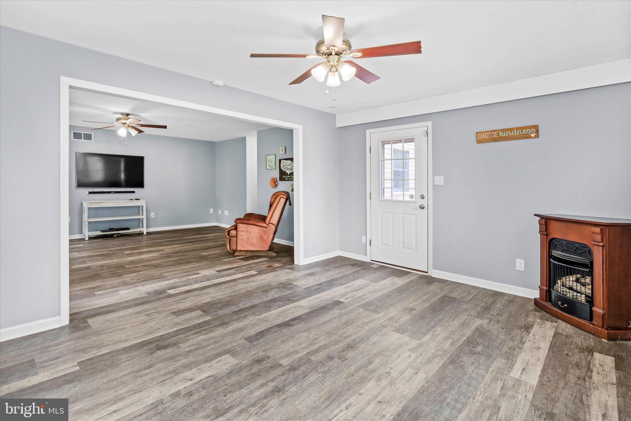 CHIPPENDALE - Residential